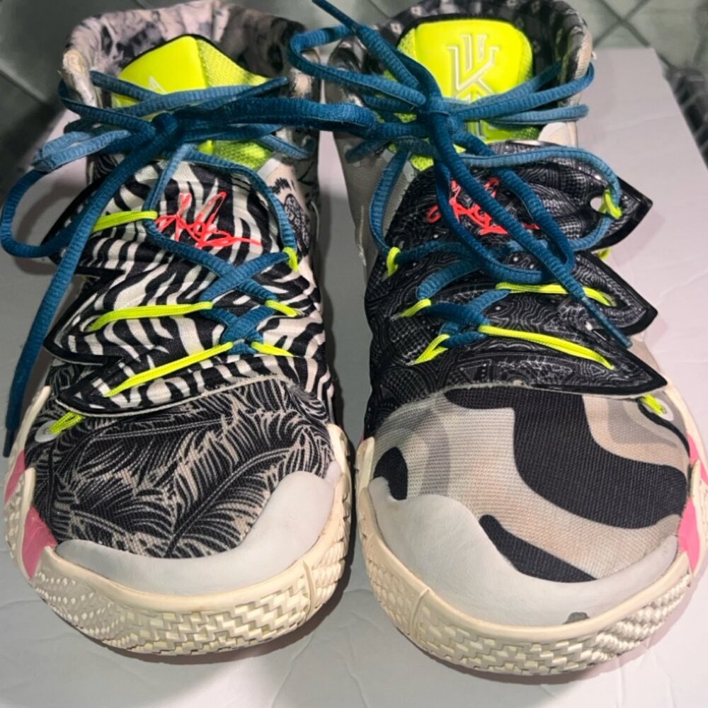 Nike‎ Kybrid Men's "What the Neon" CQ9323 002 Kyrie Irving size 9.5 *GS8